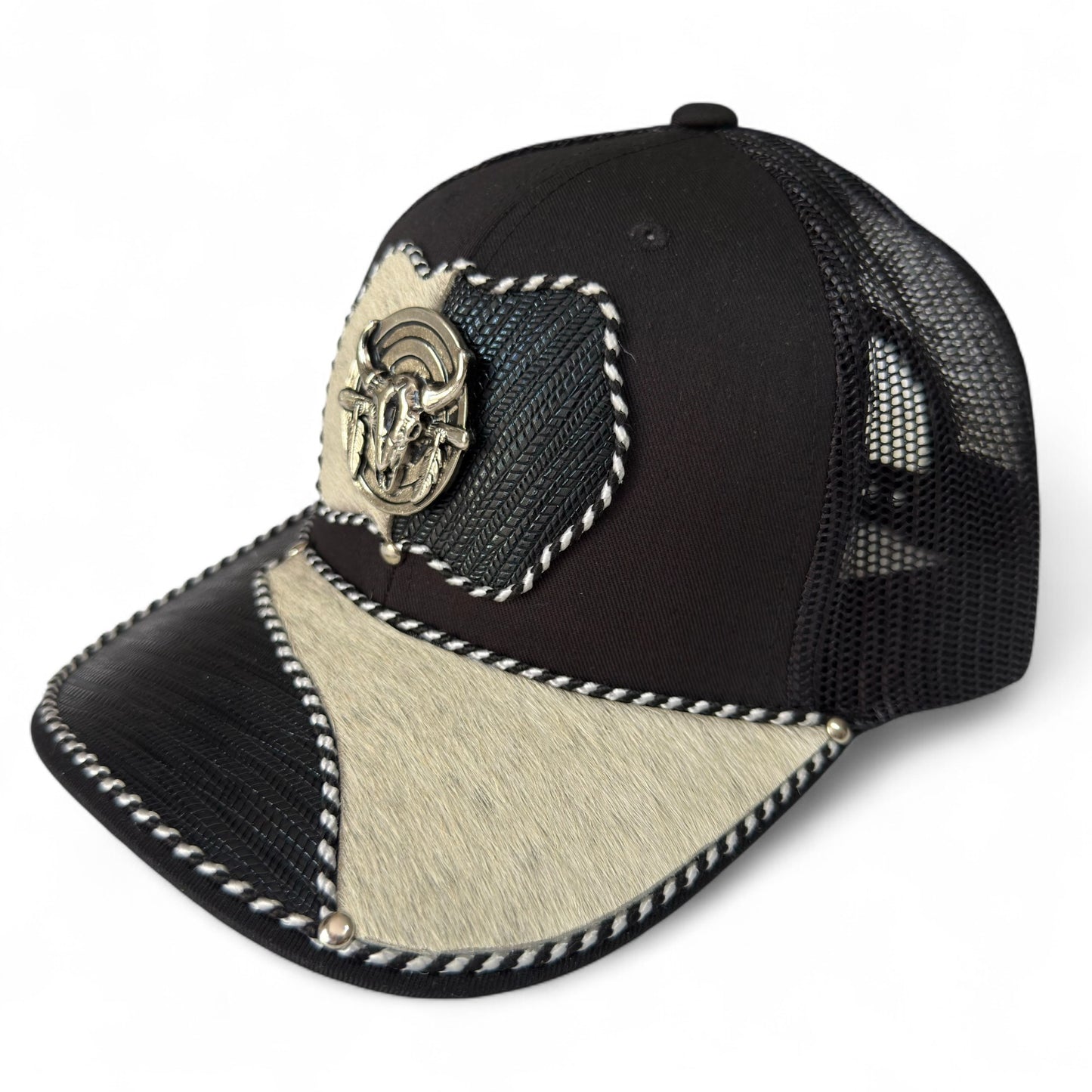 Gorra Trucker Vaquera Artesanal Negra | Cuero con Pelo Natural, Sintético y Herrajes | Hecha en México