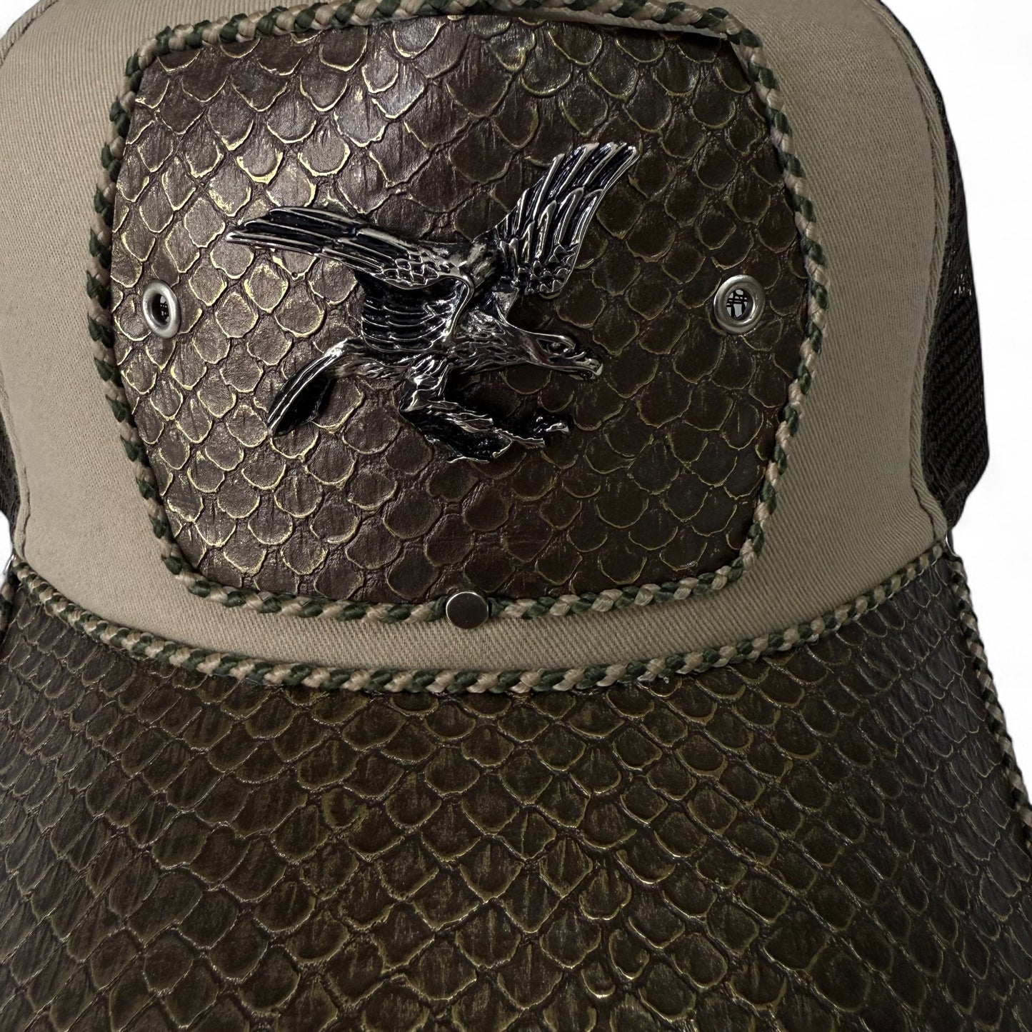 Gorra Trucker Artesanal Beige | Cuero Sintético y Herrajes | Hecha en México