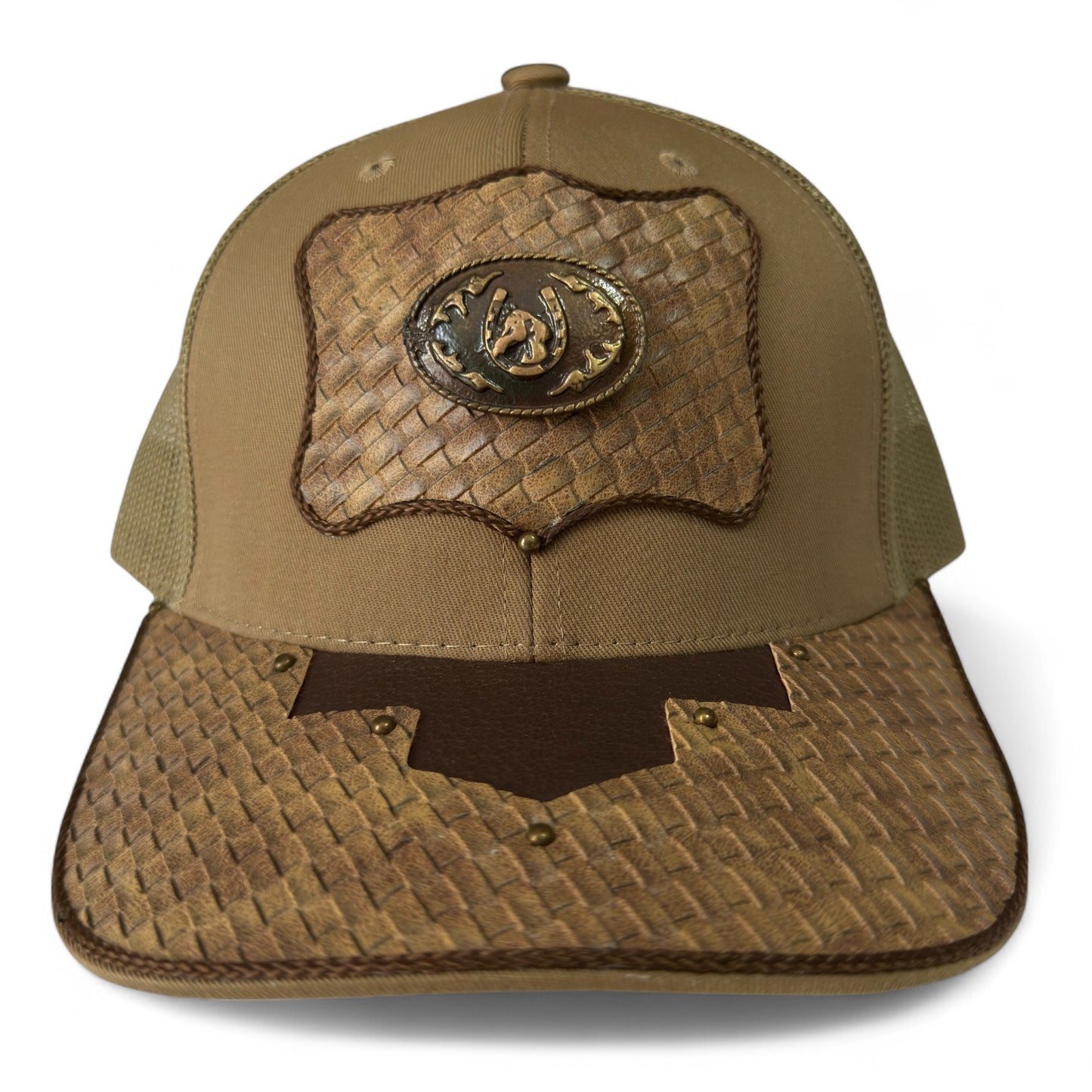 Gorra Trucker Artesanal Camel | Cuero Sintético y Herrajes | Hecha en México