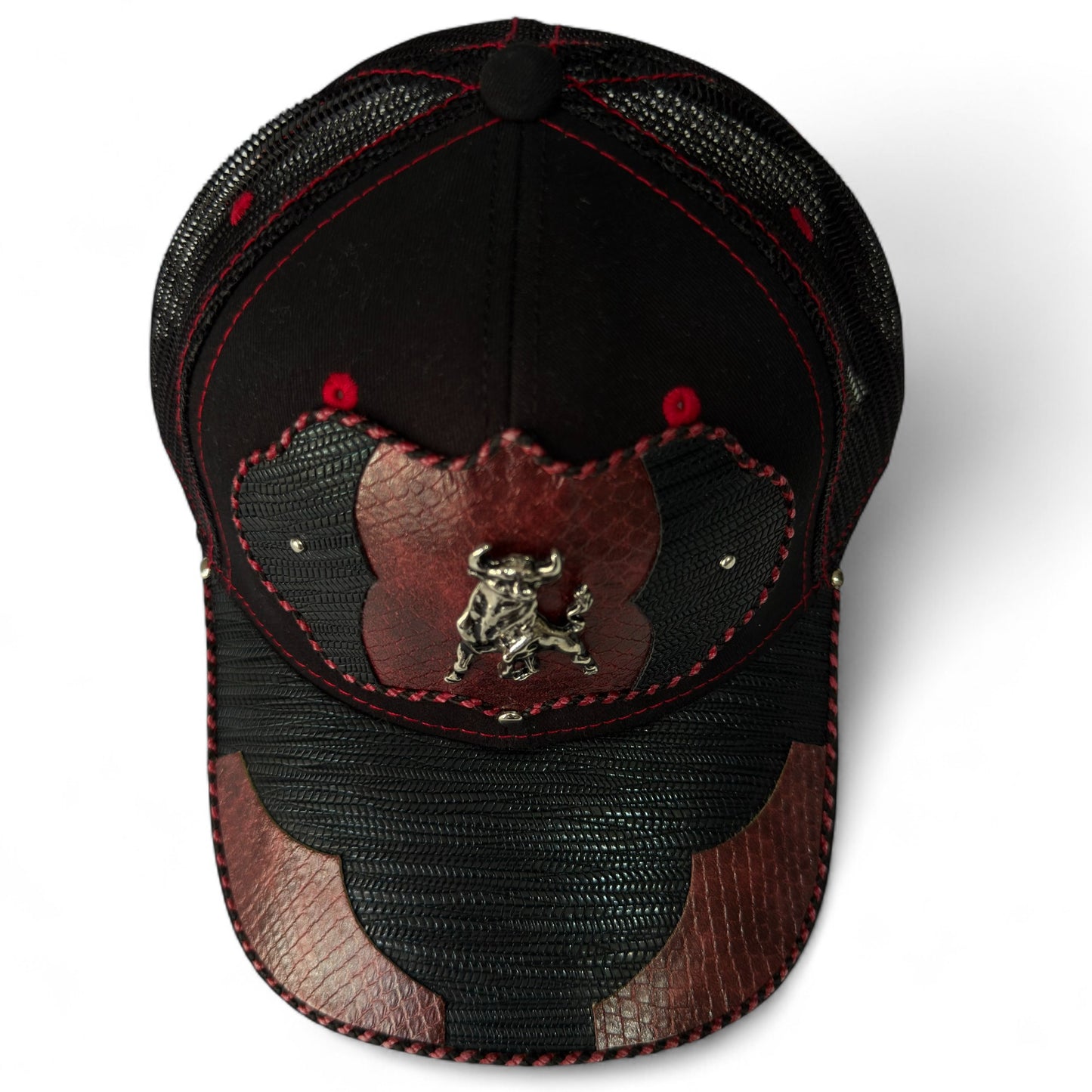 Gorra Trucker Artesanal Vaquera Toro | Cuero Sintético y Herrajes | Hecha en México