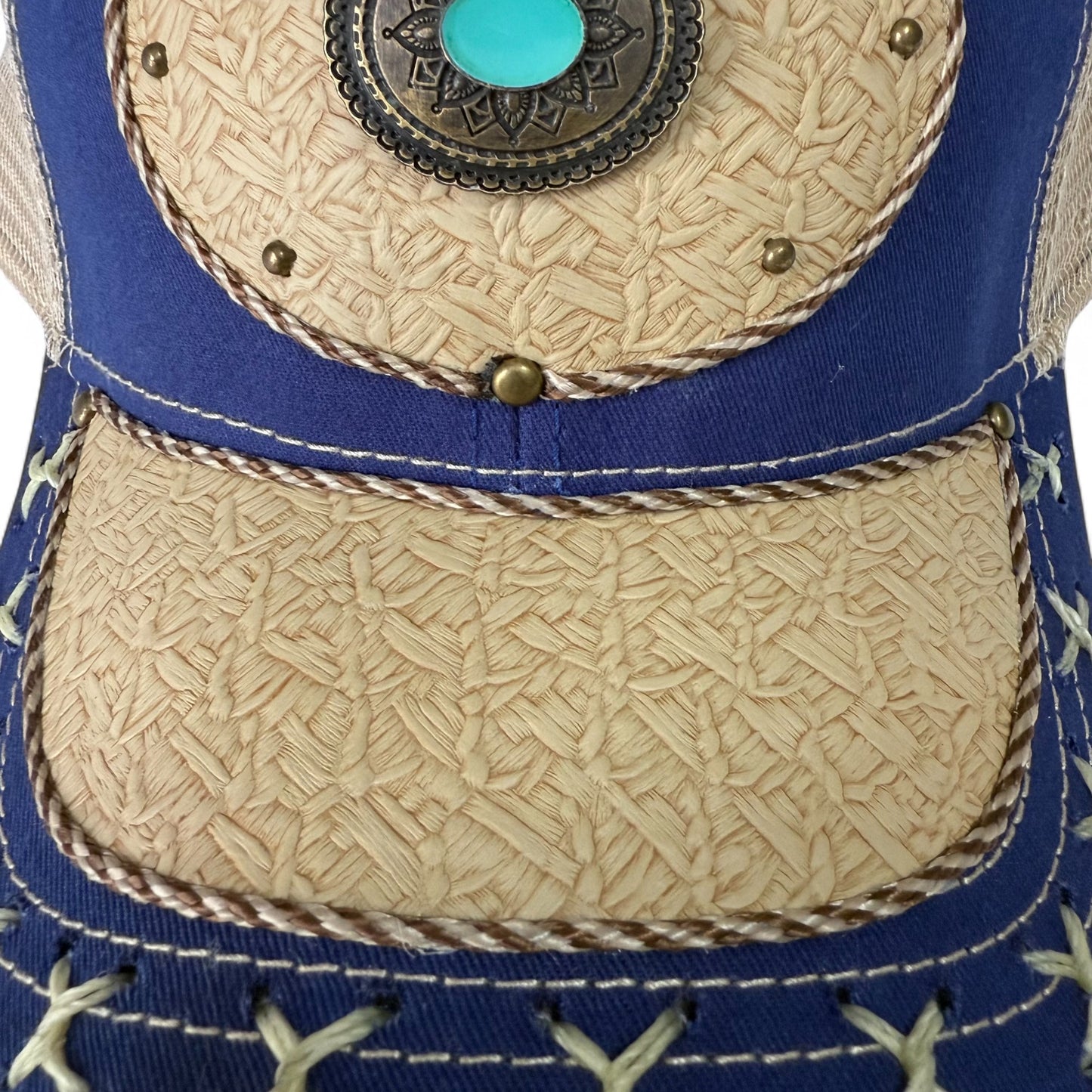 Gorra Trucker Artesanal Azul Amuleto | Cuero Sintético y Herrajes | Hecha en México