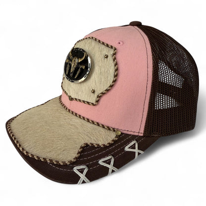 Gorra Trucker Vaquera Artesanal Rosa | Cuero con Pelo Natural y Herrajes | Hecha en México