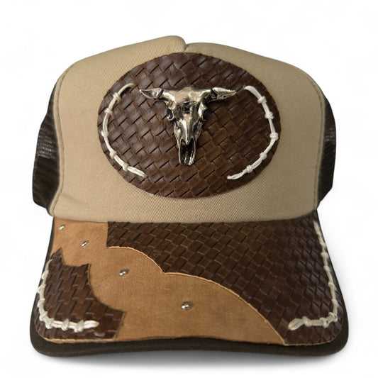 Gorra Trucker Vaquera Artesanal Beige | Cuero Sintético y Herrajes | Hecha en México