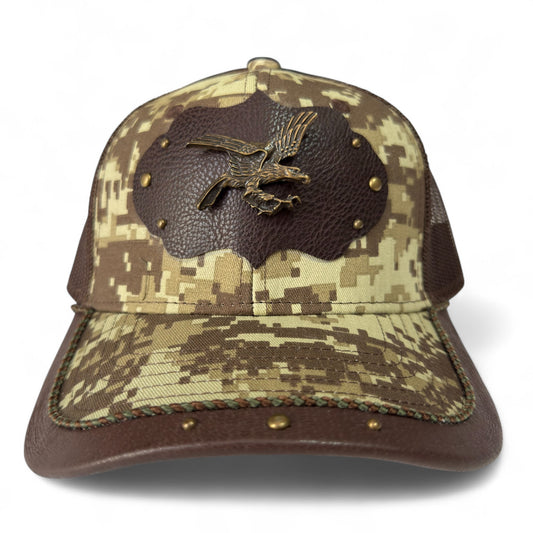 Gorra Trucker Artesanal Camuflaje | Cuero Sintético y Herrajes | Hecha en México
