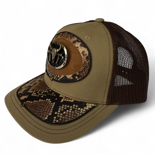 Gorra Trucker Artesanal Camel Snake| Cuero Sintético y Herrajes | Hecha en México