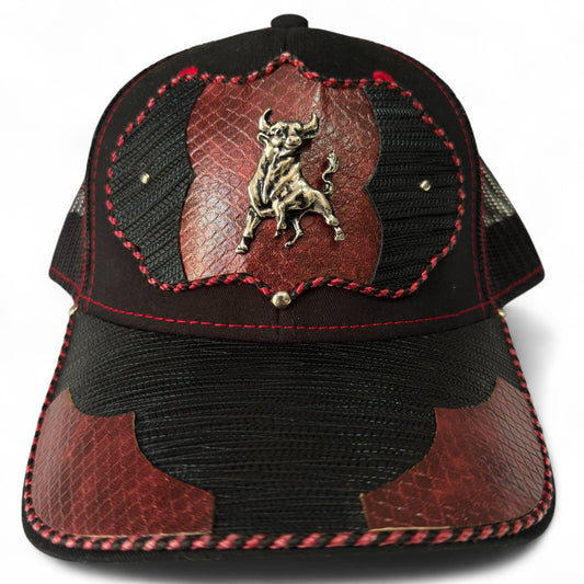 Gorra Trucker Artesanal Vaquera Toro | Cuero Sintético y Herrajes | Hecha en México