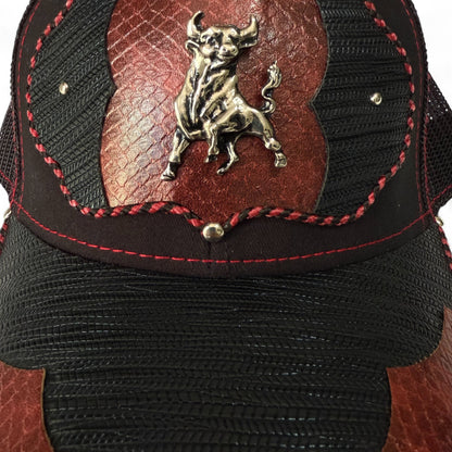 Gorra Trucker Artesanal Vaquera Toro | Cuero Sintético y Herrajes | Hecha en México